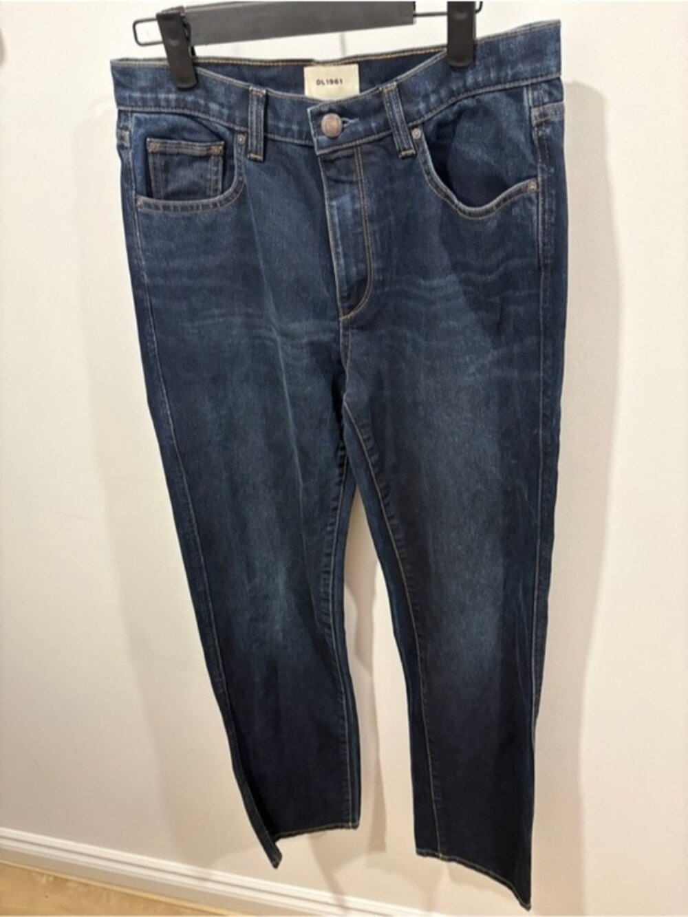 DL1961 SLIM STRAIGHT JEANS